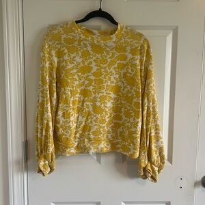Who What Wear Sweatshirt Size XS Yellow & White Floral